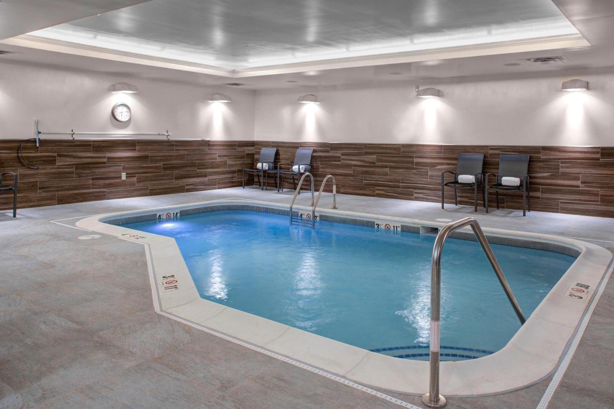 Fairfield Inn & Suites By Marriott Roanoke Salem Ngoại thất bức ảnh